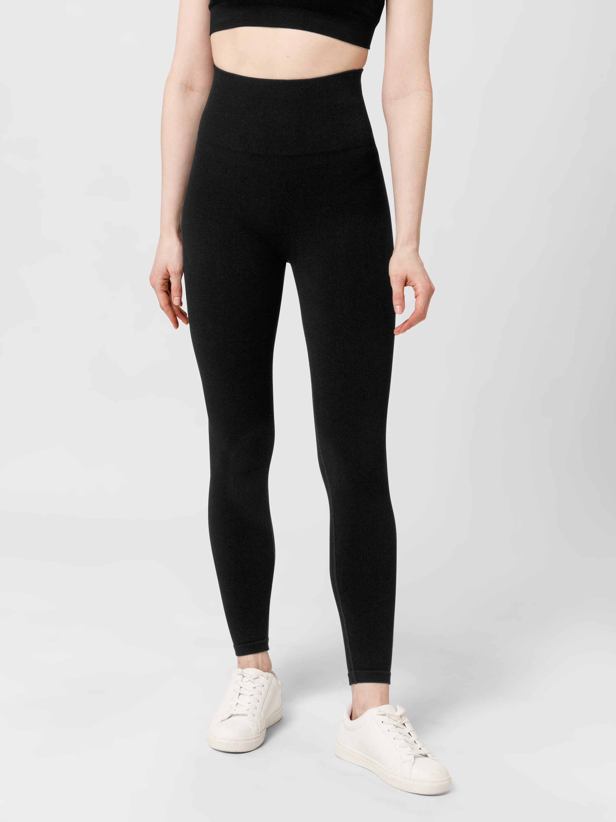 Le set Form brassière et legging Rib sans couture