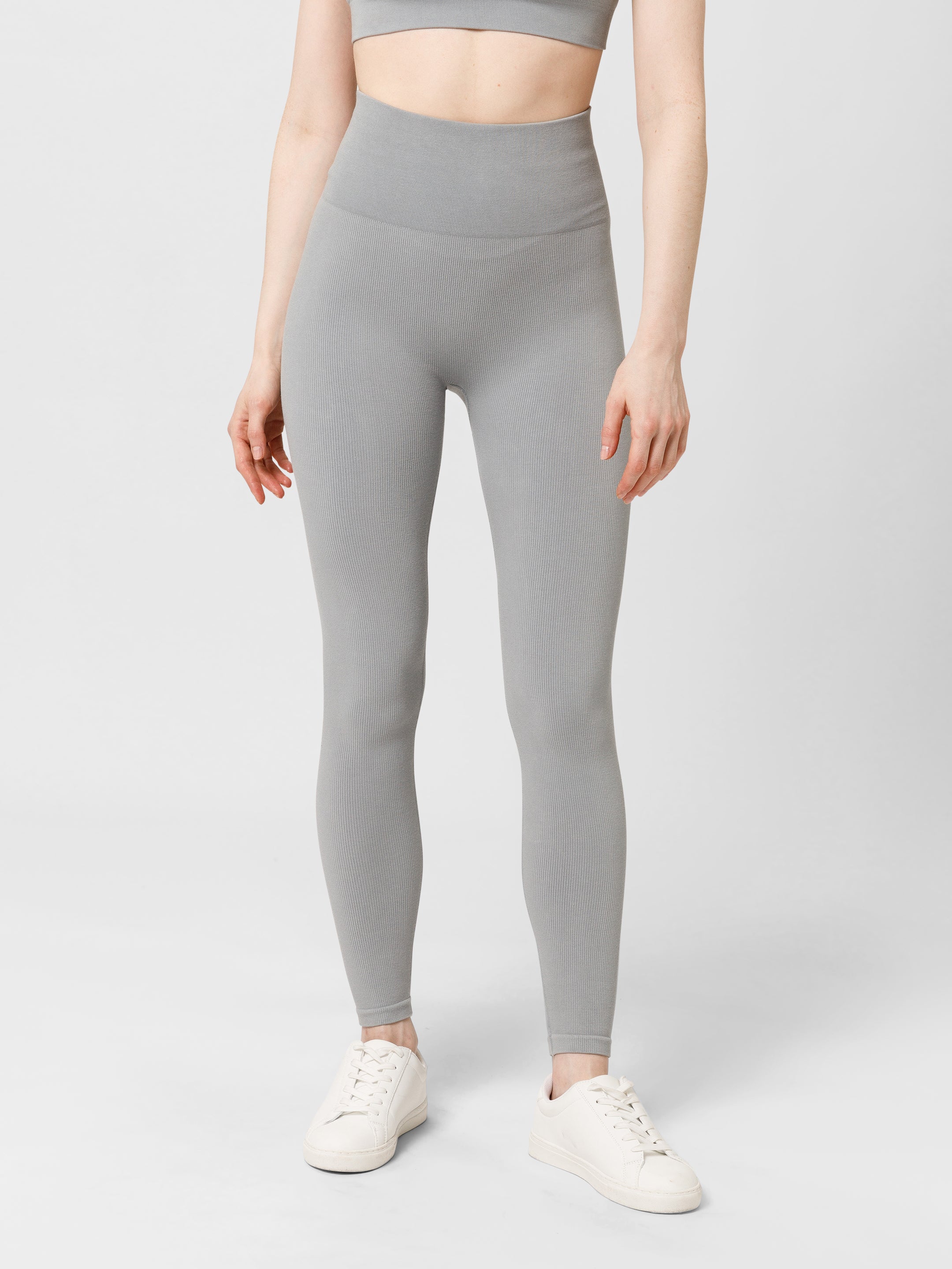 Le set Form brassière et legging Rib sans couture