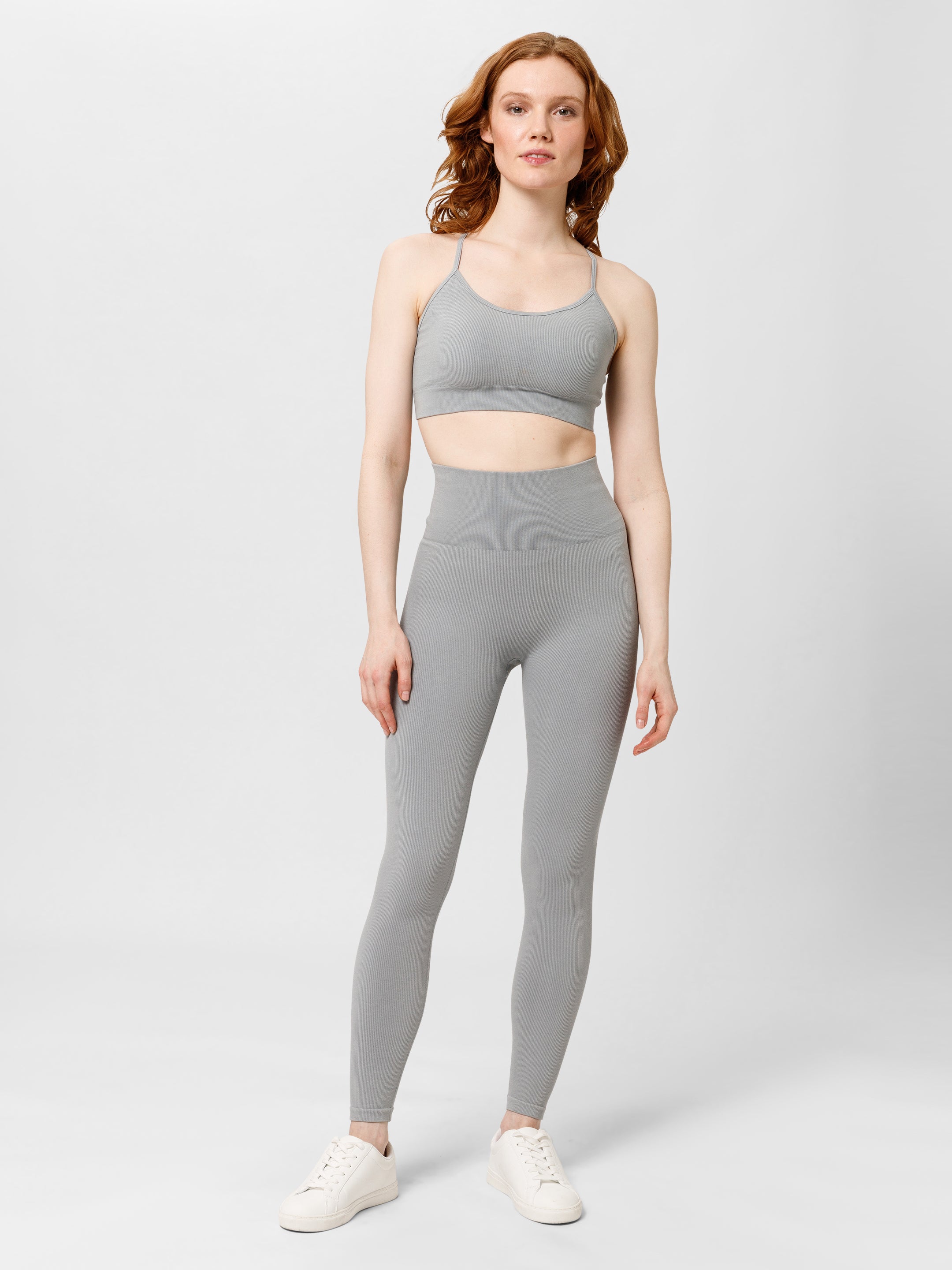 Le set Form brassière et legging Rib sans couture
