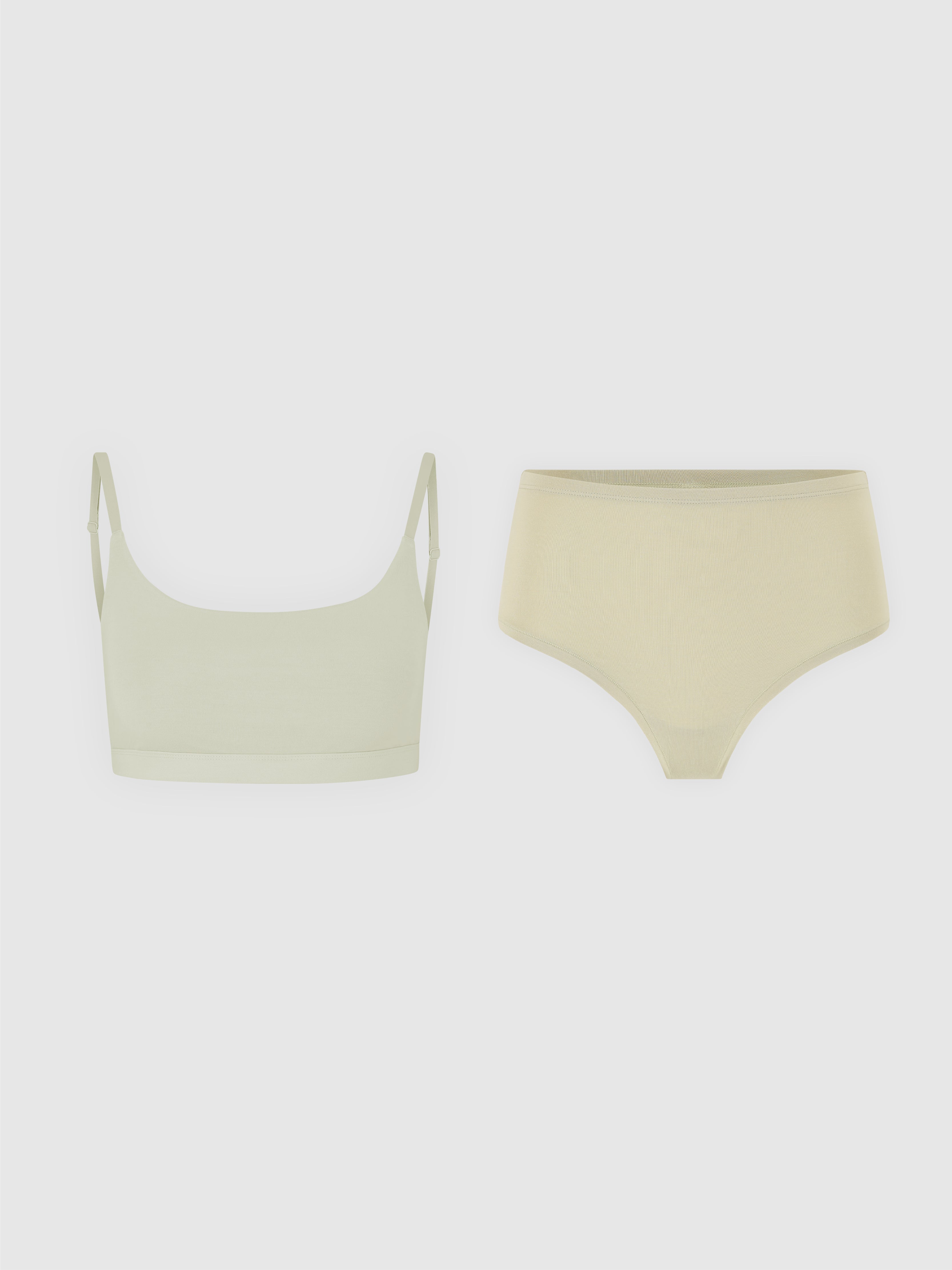 Le set Roryy brassière et culotte taille-haute