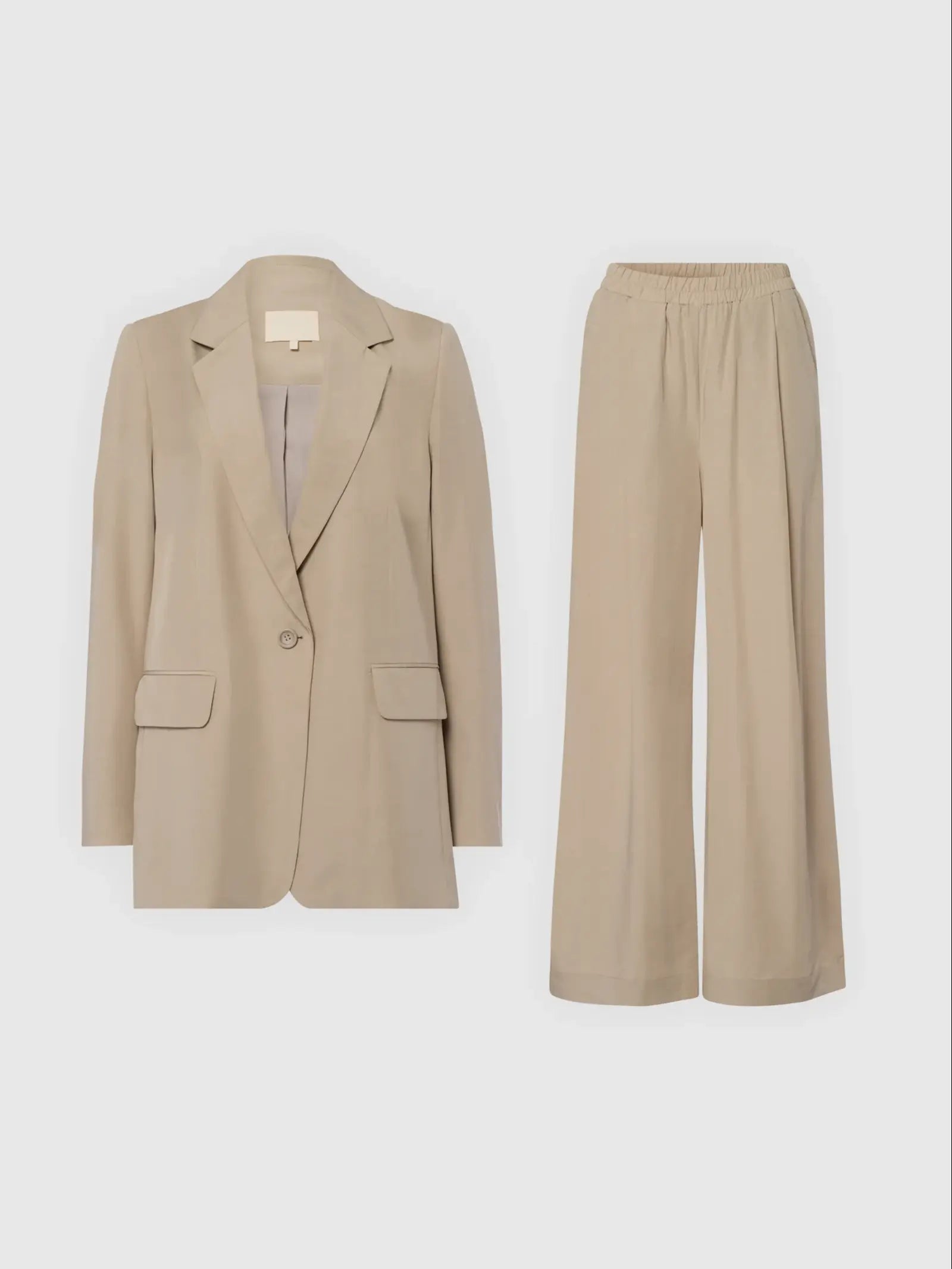 Le set pantalon Georgiaa et blazer Lucille